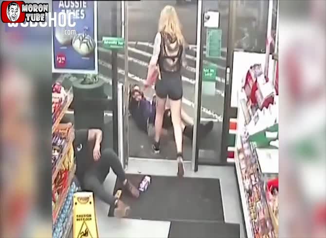 Video :The 2017 release of a woman who attacked a guy